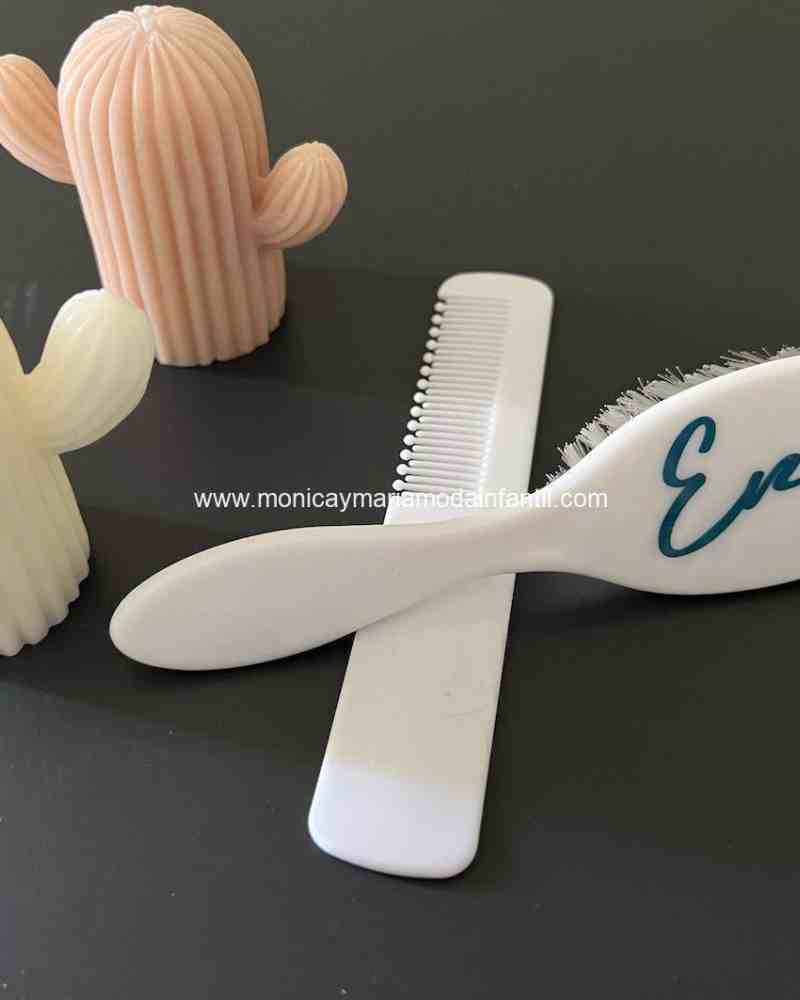 set cepillo y peine blanco