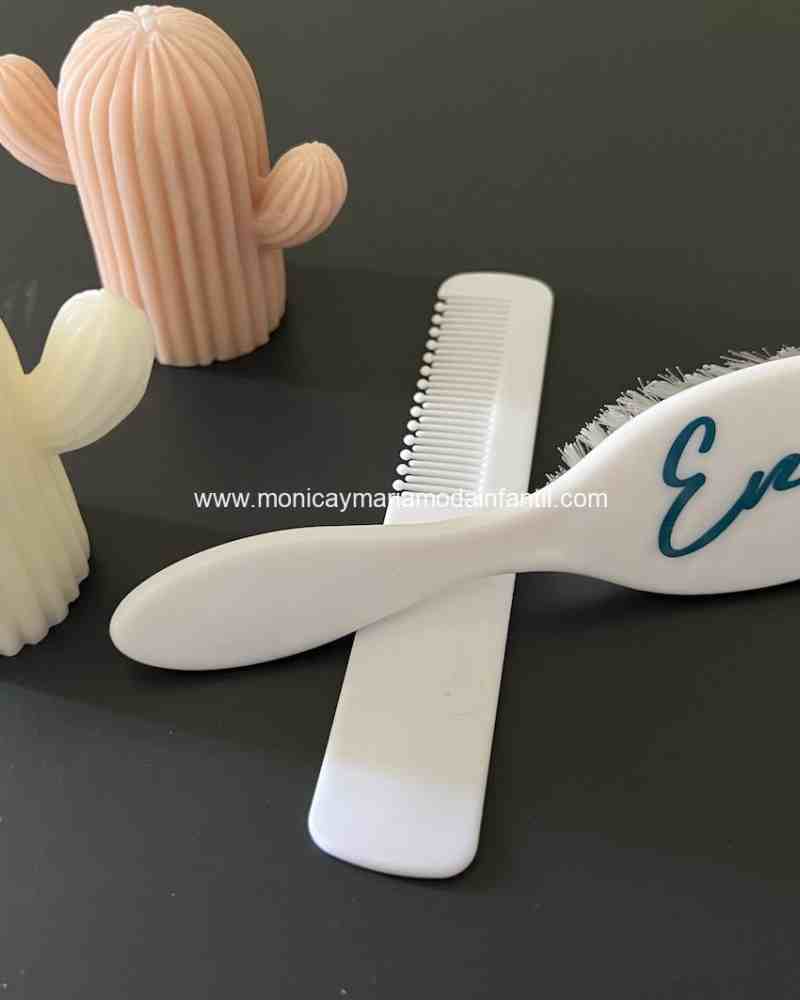 set cepillo y peine blanco