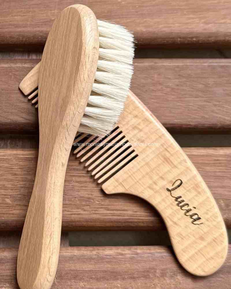 Cepillo y peine de madera