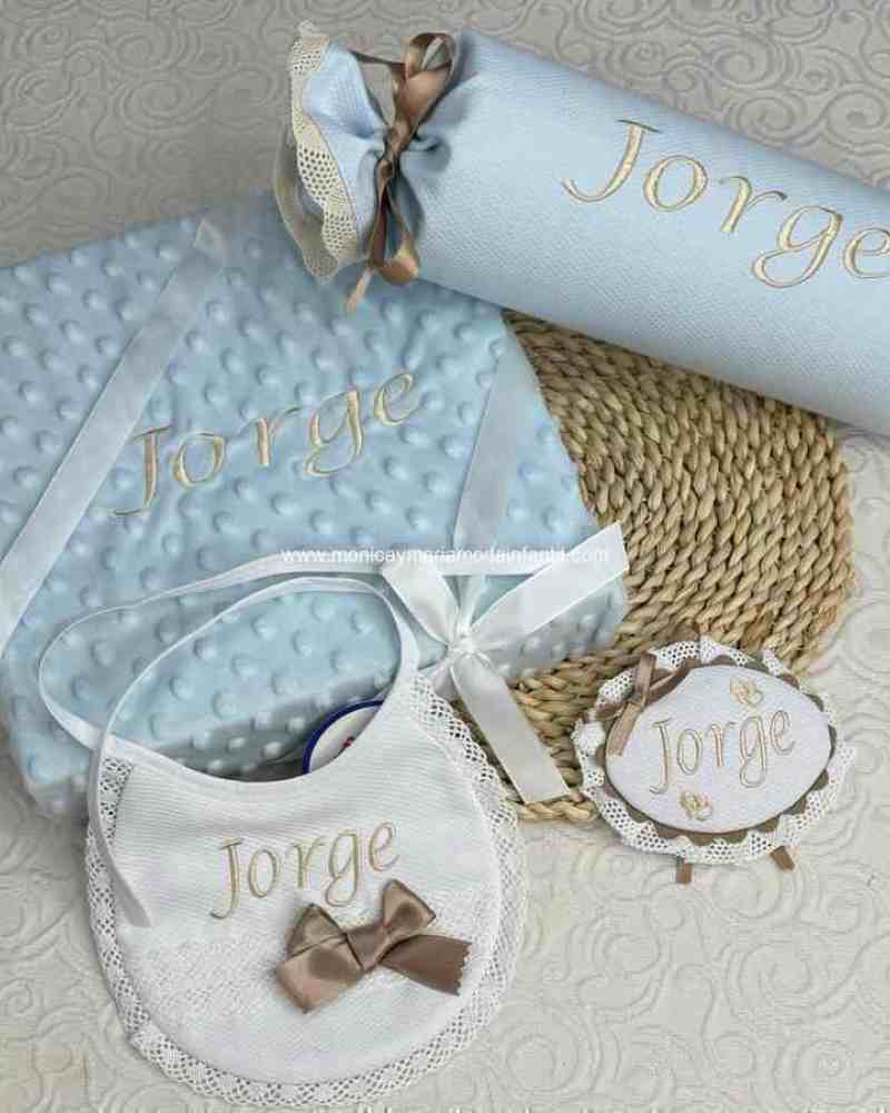 Pack , Babero,antivuelco,Broche,Manta