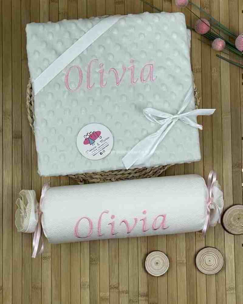pack manta y cojín bordados