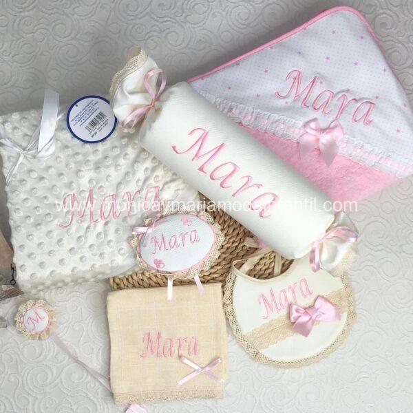Pack , Babero,antivuelco,Gasa,Toalla,Broche,Manta,porta chupete