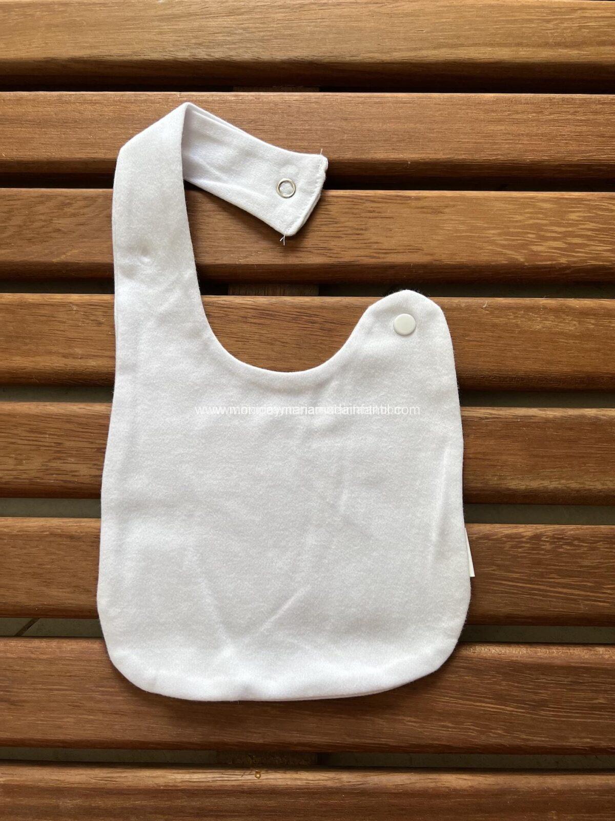 babero blanco