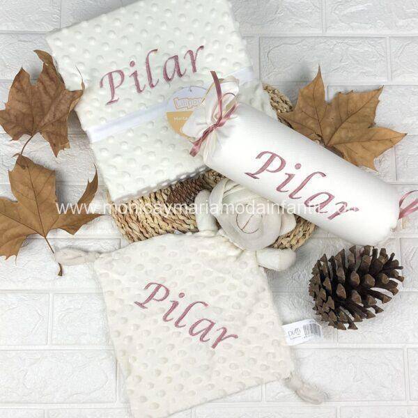 pack de cojín antivuelco, manta y duo-duo bordados